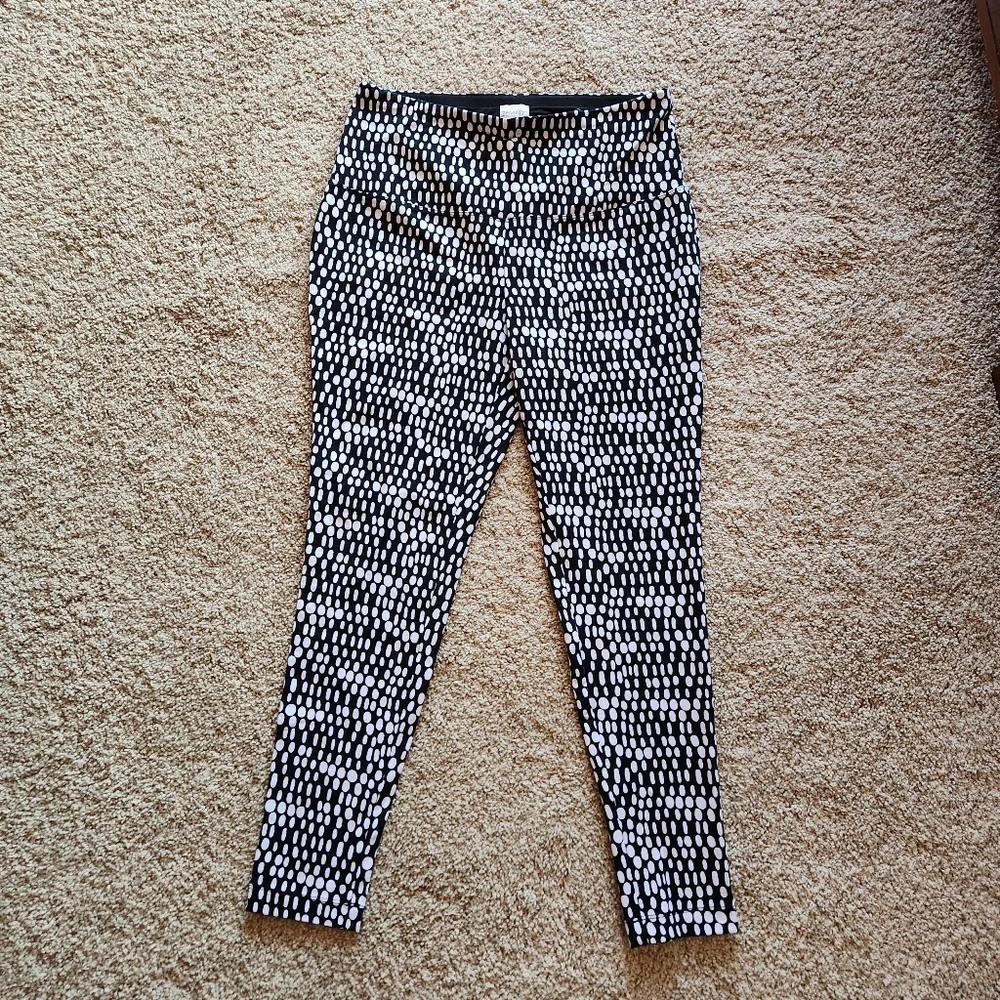 Chico's Zenery legging Size 8 or Chico's 1 Color Black with White dot pattern - Picture 13 of 16